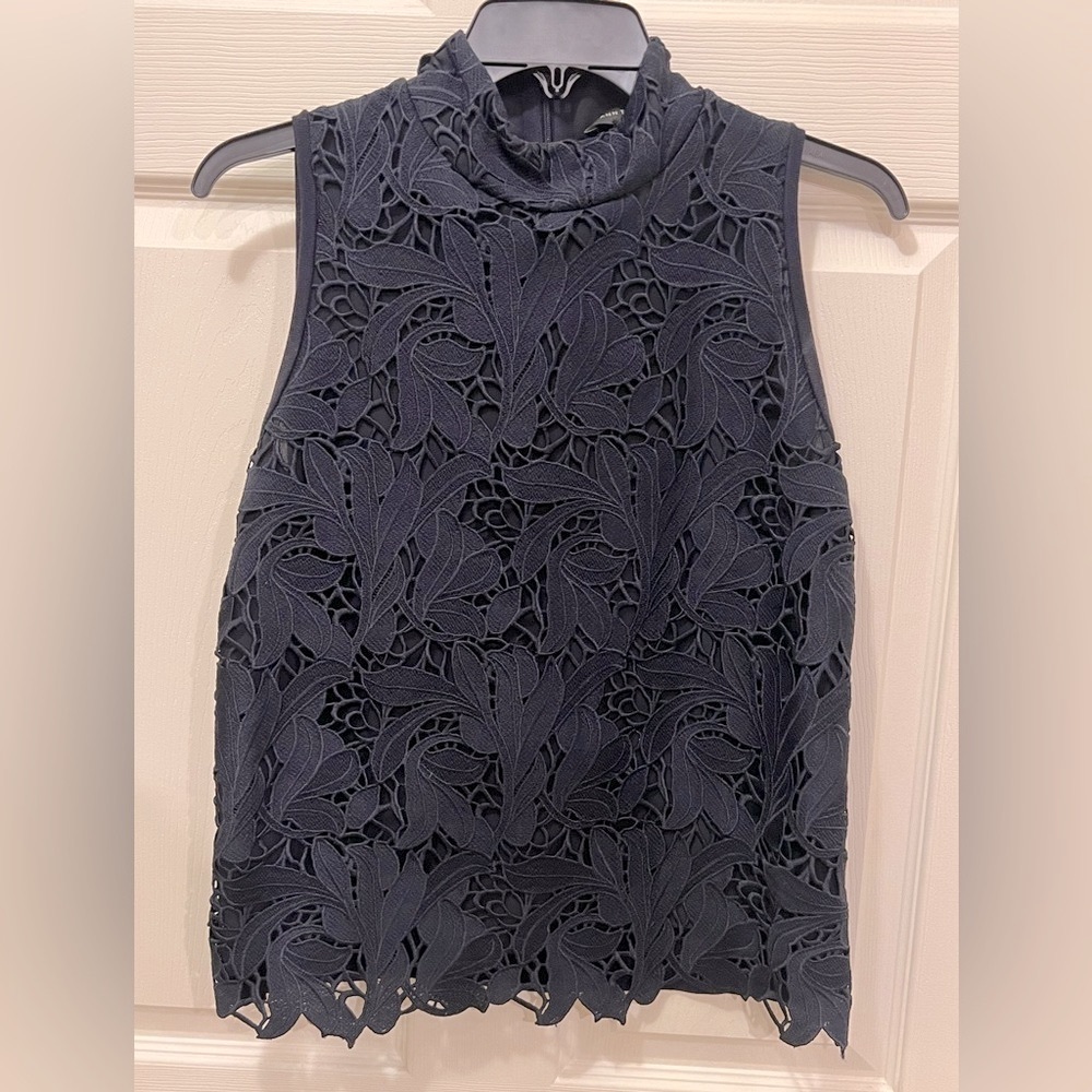 Ann Taylor S sleeveless mock neck navy blue front floral print blouse